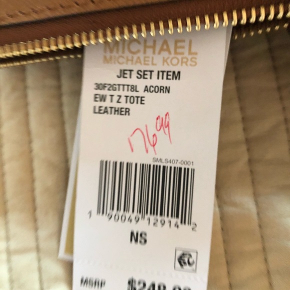 Michael Kors jet set tote-only carried once-price is firm. No dust cloth. - Picture 7 of 7